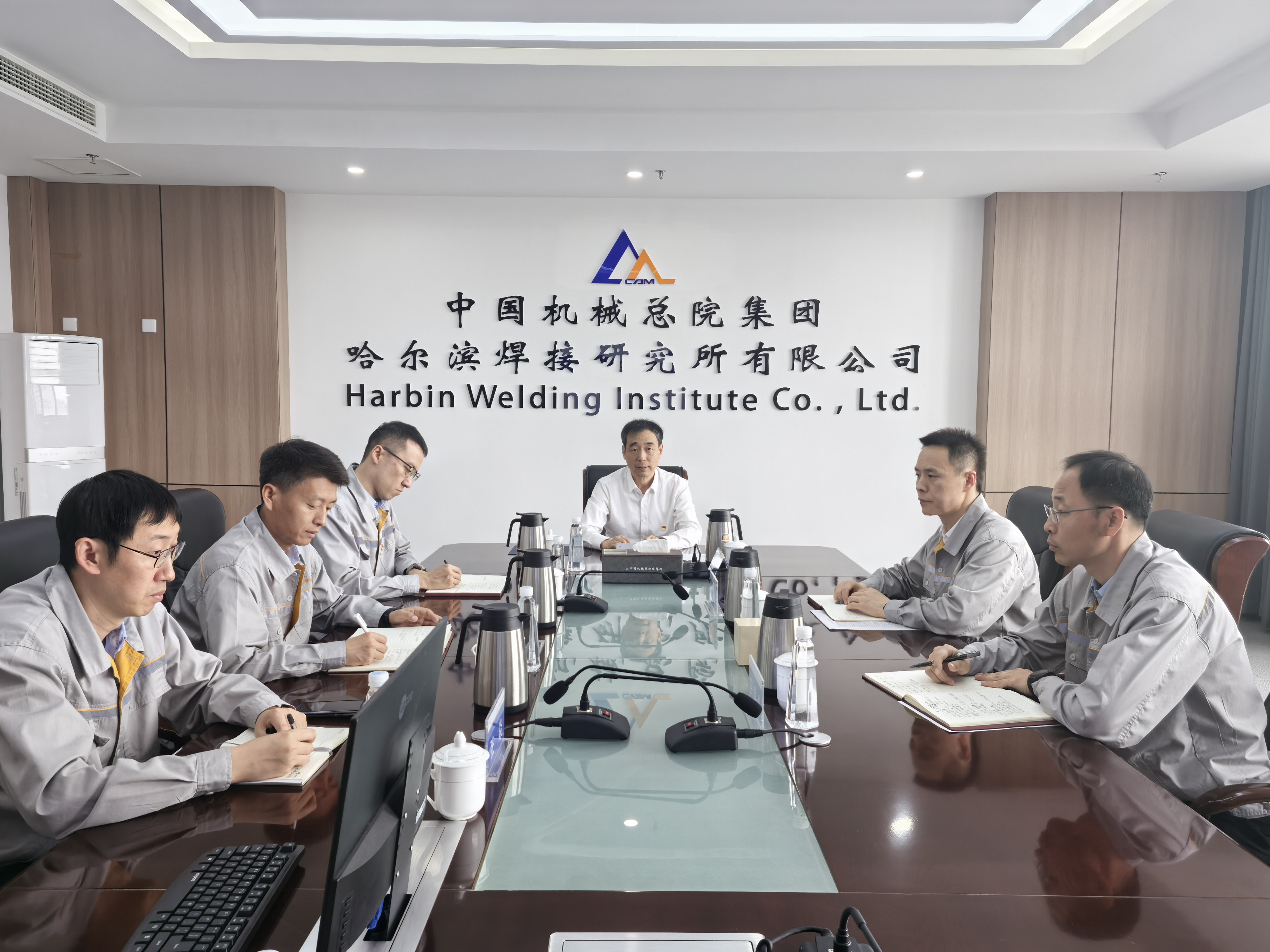 集团领导赴哈焊所讲授专题党课